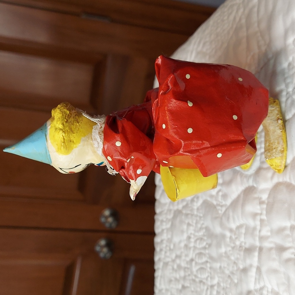 * Vintage Made In Mexico Whimsical Red and Yellow Clown Figurine - Picture 3 of 7